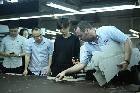 伟巴斯特的极致天窗工艺澳门新葡京app遇见(图29)